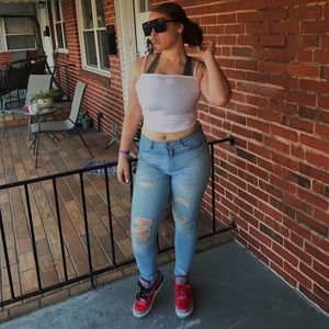 Meet your Posher, Kira